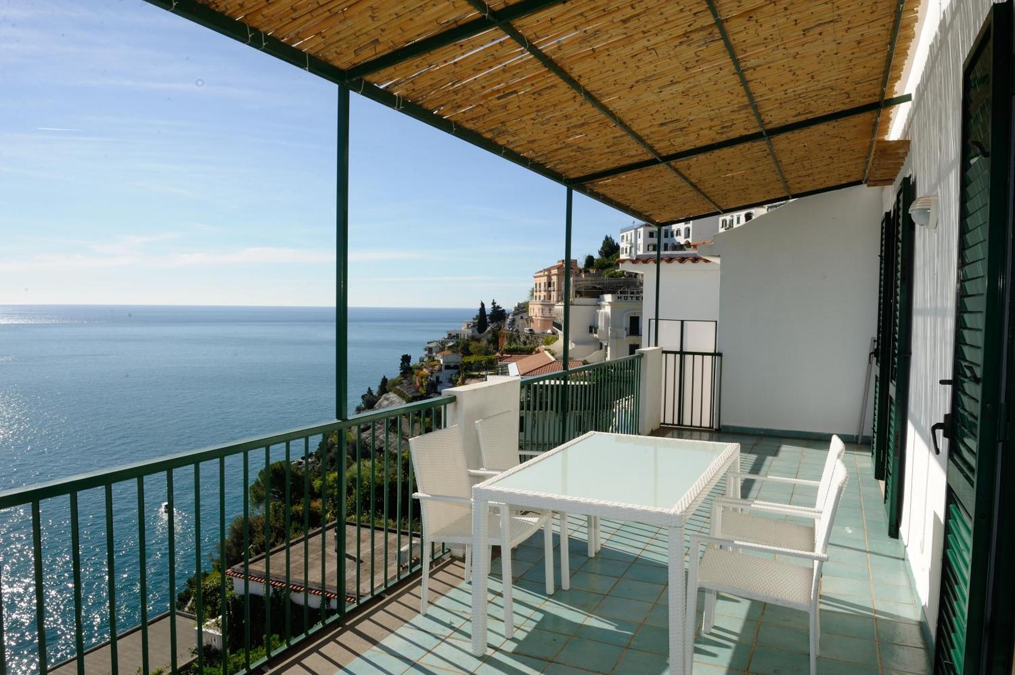 Amalfi Blue Flowers B Exterior foto